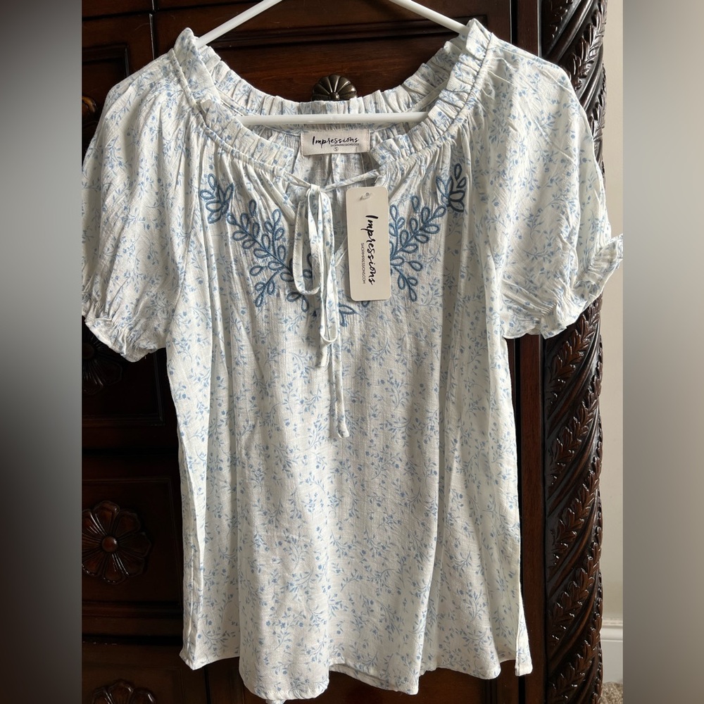 Womens Botiquw blouse new with tags!